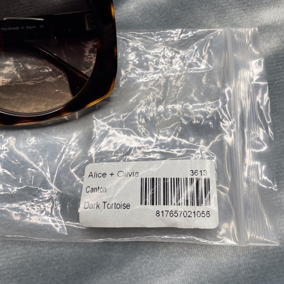 Alice + Olivia Canton Square Sunglasses - Picture 12 of 12